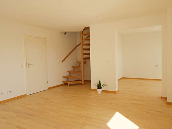 Außenansicht: Kernsanierte lichtdurchflutete 4-Zimmer-Maisonette-Wohnung in Filderstadt -Plattenhardt in Filderstadt, 4 Zimmer, 94 m²
