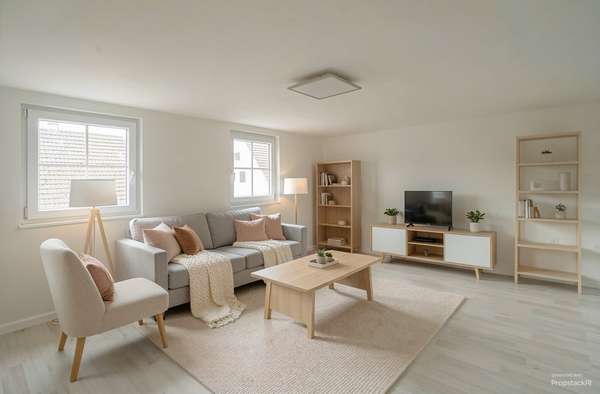 Außenansicht: Zwei Einheiten, unzählige Möglichkeiten – saniertes Zweifamilienhaus in Gechingen in Gechingen, 6 Zimmer, 161 m²