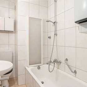 2-Zimmer-Wohnung · Stuttgart · 54 m² · 235.000 € kaufen - Badezimmer 