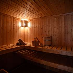 Luxuriöses Refugium: Einzigartige Villa auf 750qm mit indoor Pool in bevorzugter Lage von Ramstein - Sauna