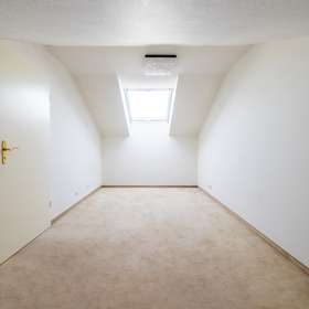 Lichtdurchflutete 5-Zimmer Galeriewohnung mit Süd-West Dachterrasse in Böblingen-Diezenhalde - 2.OG Gästezimmer 
