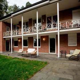 Luxuriöses Refugium: Einzigartige Villa auf 750qm mit indoor Pool in bevorzugter Lage von Ramstein - Frontansicht