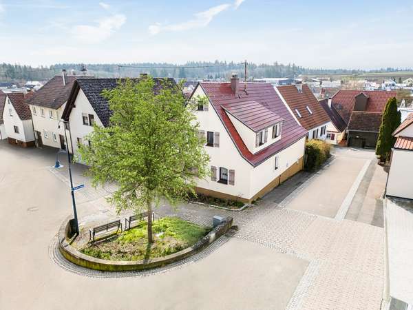 Rutesheim-Perouse: Baugrundstück mit Abrisshaus