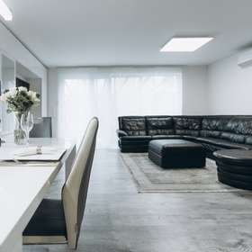 Ein Zuhause zum Ankommen und wohlfühlen – modernes Reiheneckhaus in Sindelfingen - Darmsheim - Wohnzimmer