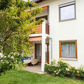 5-Zimmer-Wohnung · Sindelfingen · 128 m² · 2.200 € Miete mieten - Blick auf den vorderen Garten - (