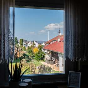 Charmantes Einfamilienhaus mit großem Garten und Ausbaupotenzial in Deizisau-Esslingen - Aussicht Küchenfenster