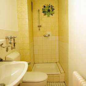 Wohnen in zentraler Wohnlage von Stuttgart-Sommerrain: 1-Zimmer-Appartement mit sonnigem Balkon! - Bad