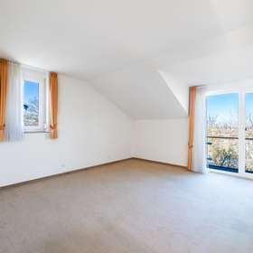 Lichtdurchflutete 5-Zimmer Galeriewohnung mit Süd-West Dachterrasse in Böblingen-Diezenhalde - Elternschlafzimmer