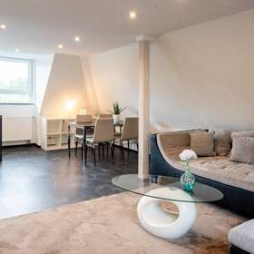 2.5-Zimmer-Wohnung · Leonberg · 63 m² · 241.000 € kaufen - Hauptansicht in Leonberg