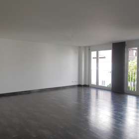 Helle, familienfreundliche Wohnung mit zwei TG-Stellplätzen in ruhiger Lage von Böblingen-Dagersheim - Wohnzimmer 