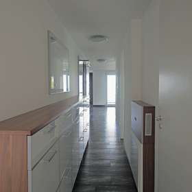 Helle, familienfreundliche Wohnung mit zwei TG-Stellplätzen in ruhiger Lage von Böblingen-Dagersheim - Flur