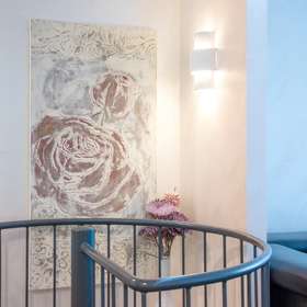 Attraktive 4-Zimmerwohnung mit großem Balkon und Garten in einer bevorzugten Lage von Holzgerlingen - Treppe ins UG