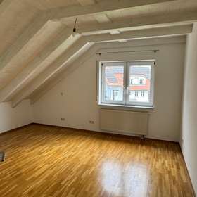 Die ideale Wohnung für das Paar: Lichtdurchflutete 3,5 Zimmerwohnung in ruhiger Lage von Darmsheim - Büro/Gästezimmer