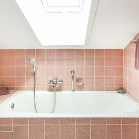 Helle, 2-Zimmer-Dachgeschoßwohnung mit Balkon in einer ruhigen Lage von LE-Oberaichen - Bild 6
