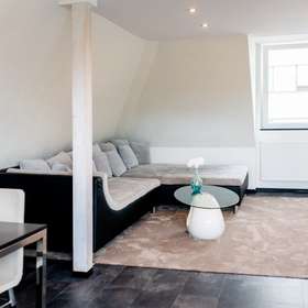 2.5-Zimmer-Wohnung · Leonberg · 63 m² · 241.000 € kaufen - Wohnzimmer