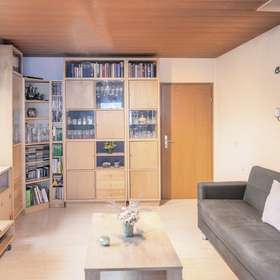 Rarität: Großzügiges Zweifamilienhaus mit ELW und großem Garten in Sindelfingen-Darmsheim - Wohnzimmer