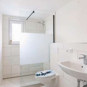 6-Zimmer-Wohnung · Gechingen · 161 m² · 1.690 € Miete mieten - 1.OG Badezimmer