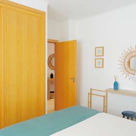 Sesimbra - Ihr Feriendomizil in Strandnähe mit seitlichem Meerblick - Schlafzimmer 