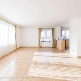 Lichtdurchflutete 5-Zimmer Galeriewohnung mit Süd-West Dachterrasse in Böblingen-Diezenhalde - Wohn-Esszimmer 