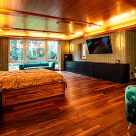 Luxuriöses Refugium: Einzigartige Villa auf 750qm mit indoor Pool in bevorzugter Lage von Ramstein - Schlafzimmer EG