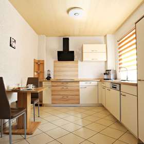 Schönes Einfamilienhaus mit Außenpool und ELW in Neuenbürg-Arnbach -Solarenergie - - Bild 5
