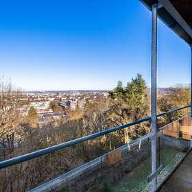 Lichtdurchflutete 5-Zimmer Galeriewohnung mit Süd-West Dachterrasse in Böblingen-Diezenhalde - Schlafzimmerbalkon