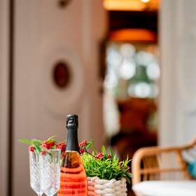 Luxuriöses Refugium: Einzigartige Villa auf 750qm mit indoor Pool in bevorzugter Lage von Ramstein - Empfang