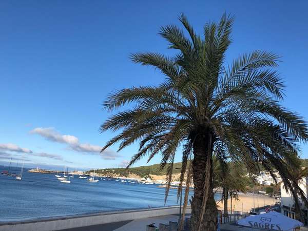 Sesimbra - A sua casa de férias perto da praia com vista lateral para o mar
