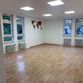 Helles Büro- oder Praxisfläche in zentraler Lage von Mühlacker - Büro