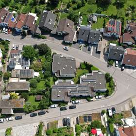 Attraktive 4-Zimmerwohnung mit großem Balkon und Garten in einer bevorzugten Lage von Holzgerlingen - Umgebung