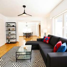 7-Zimmer-Wohnung · Leinfelden-Echterdingen  · 249 m² · 987.000 € kaufen - Wohnzimmer - Virtuelles Staging