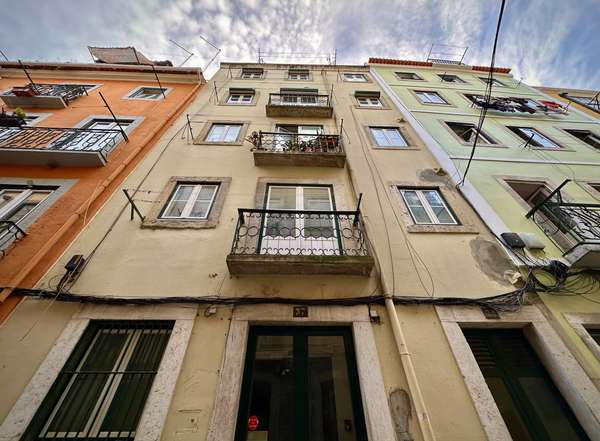 Über den Dächern Lissabons: 3-Zimmer-Wohnung mit Balkon in Lissabon-Santos
