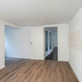 6-Zimmer-Wohnung · Gechingen · 161 m² · 1.690 € Miete mieten - Blick in den Flur