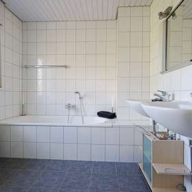 7-Zimmer-Wohnung · Leinfelden-Echterdingen  · 249 m² · 987.000 € kaufen - Badezimmer
