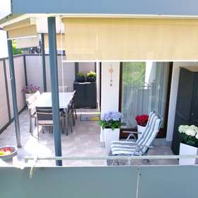 Attraktive 4-Zimmerwohnung mit großem Balkon und Garten in einer bevorzugten Lage von Holzgerlingen - Draufsicht Terrasse