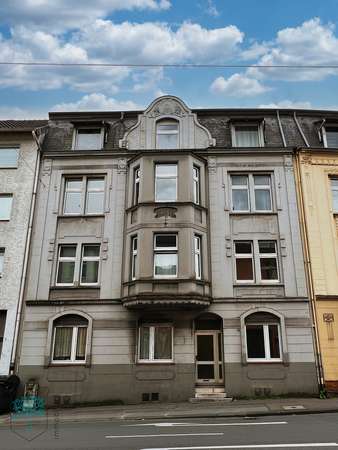 Wohnen mit Erker: 3-Zimmer-Altbau mit Balkon ins Grüne – Etagenwohnung in Wuppertal