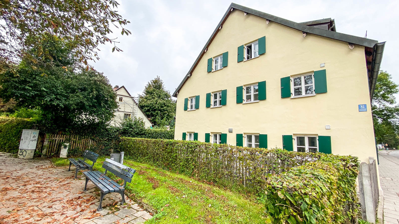 Top ausgestattete, charmante Wohnung mit Minigarten - Foto 1