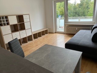 Möblierte Balkonwohnung direkt an der U3-Haltestelle - Photo 1