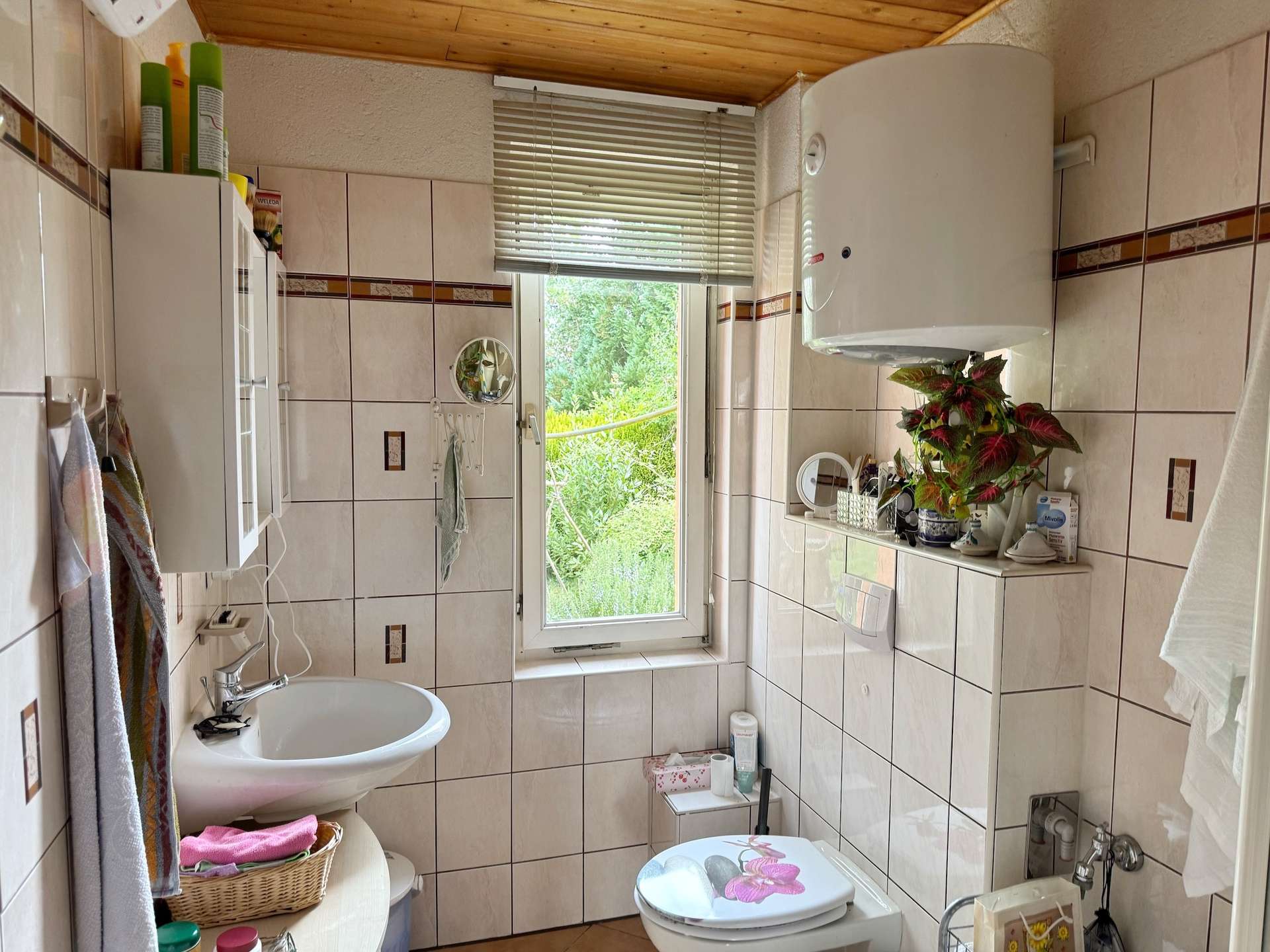 Badezimmer im Erdgeschoss