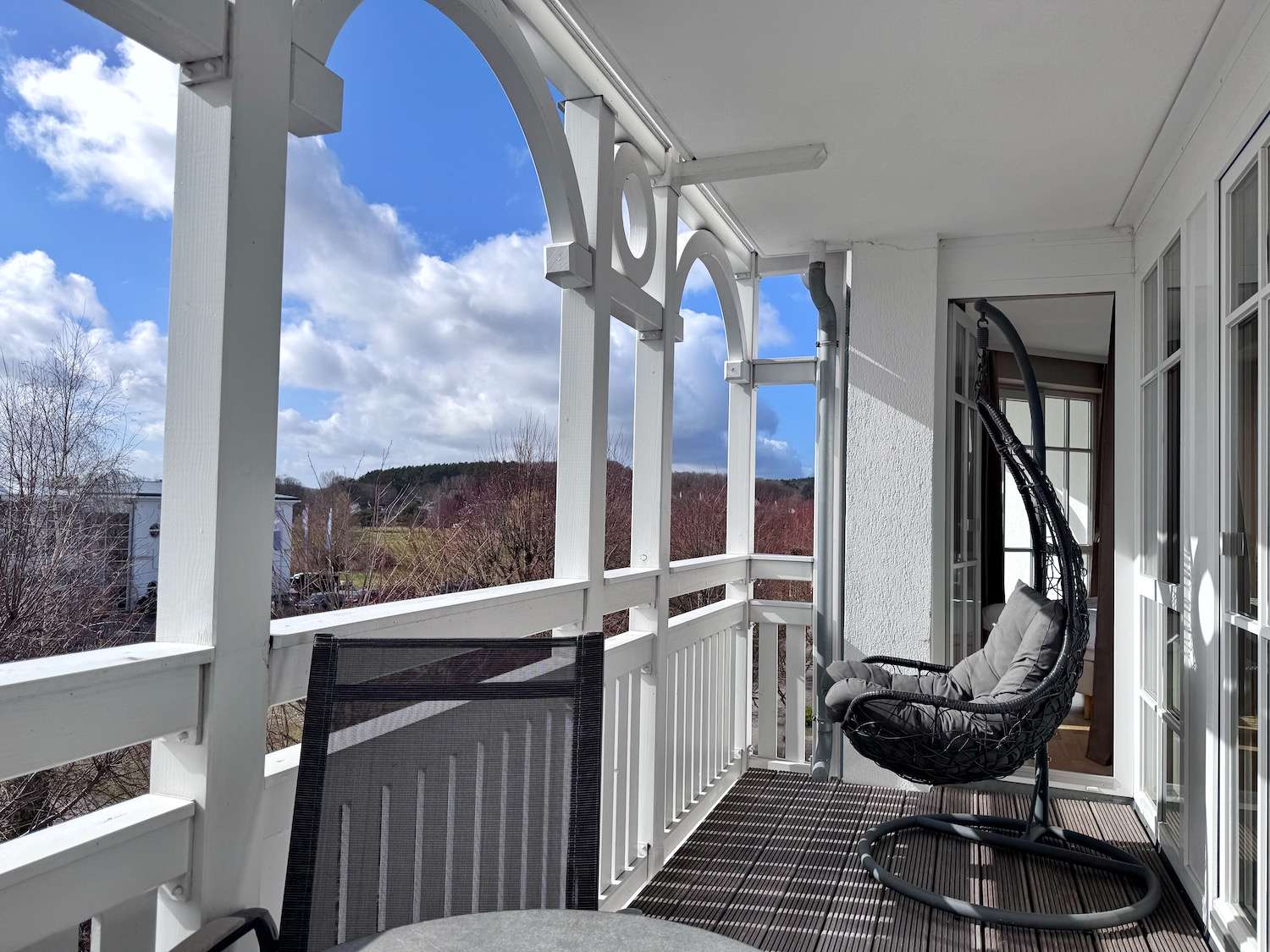 überdachter Balkon