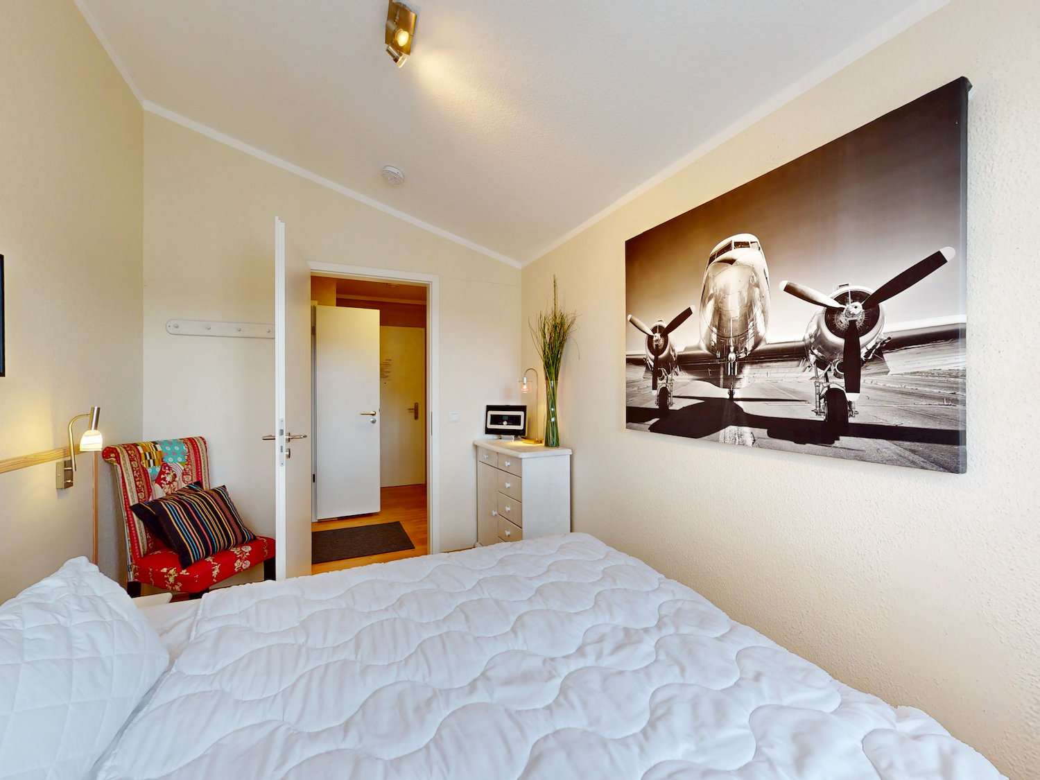 Schlafzimmer 1