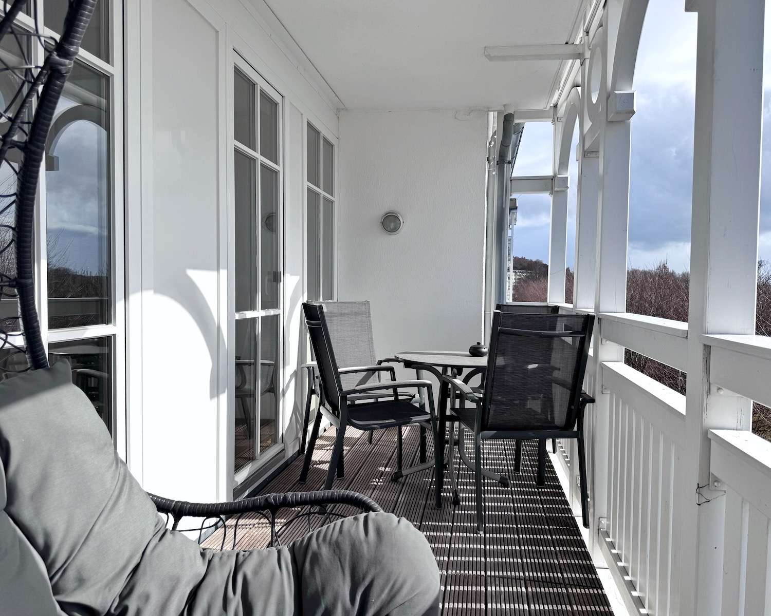 überdachter Balkon