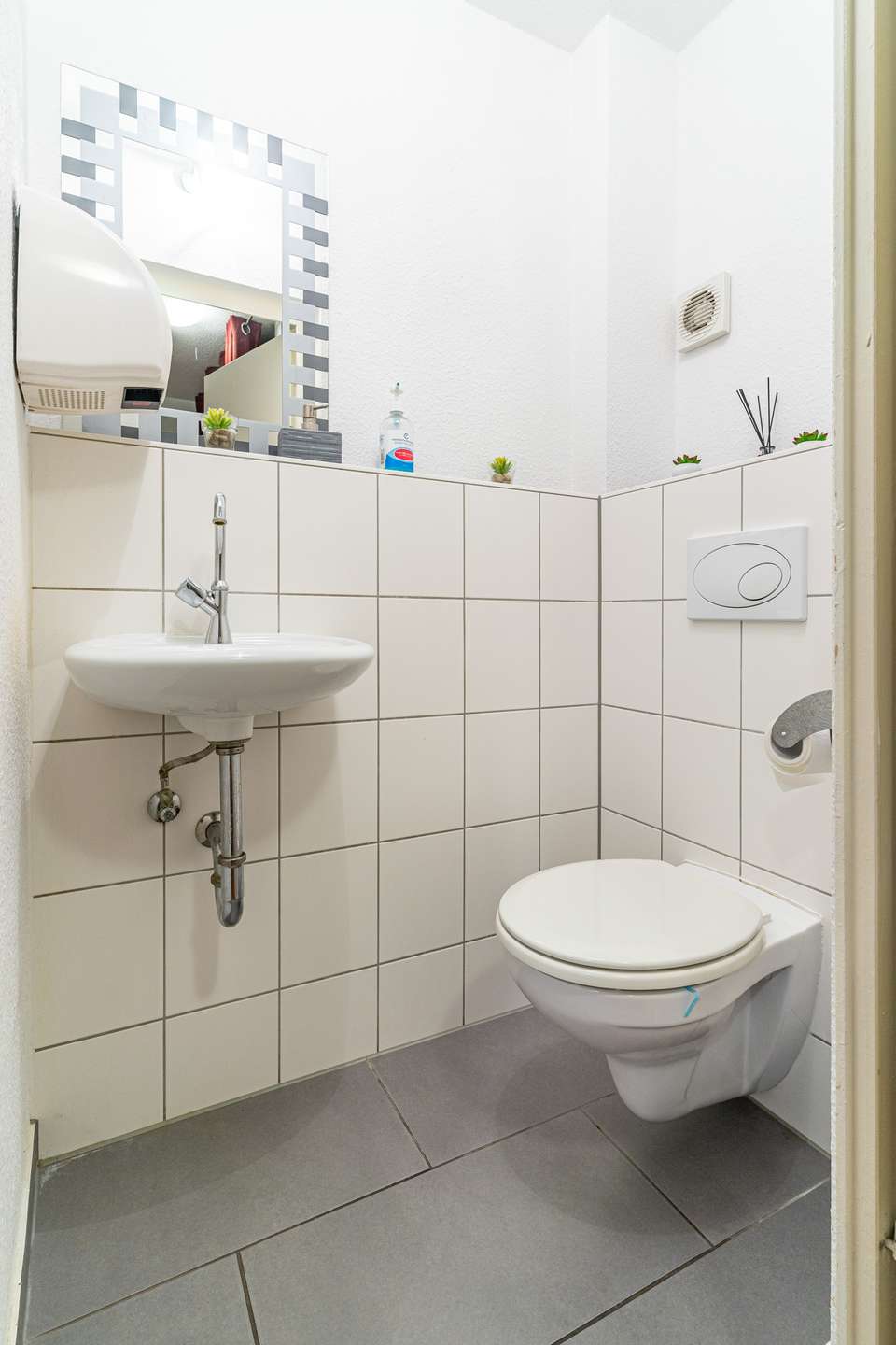 Restaurant WC Gäste 2