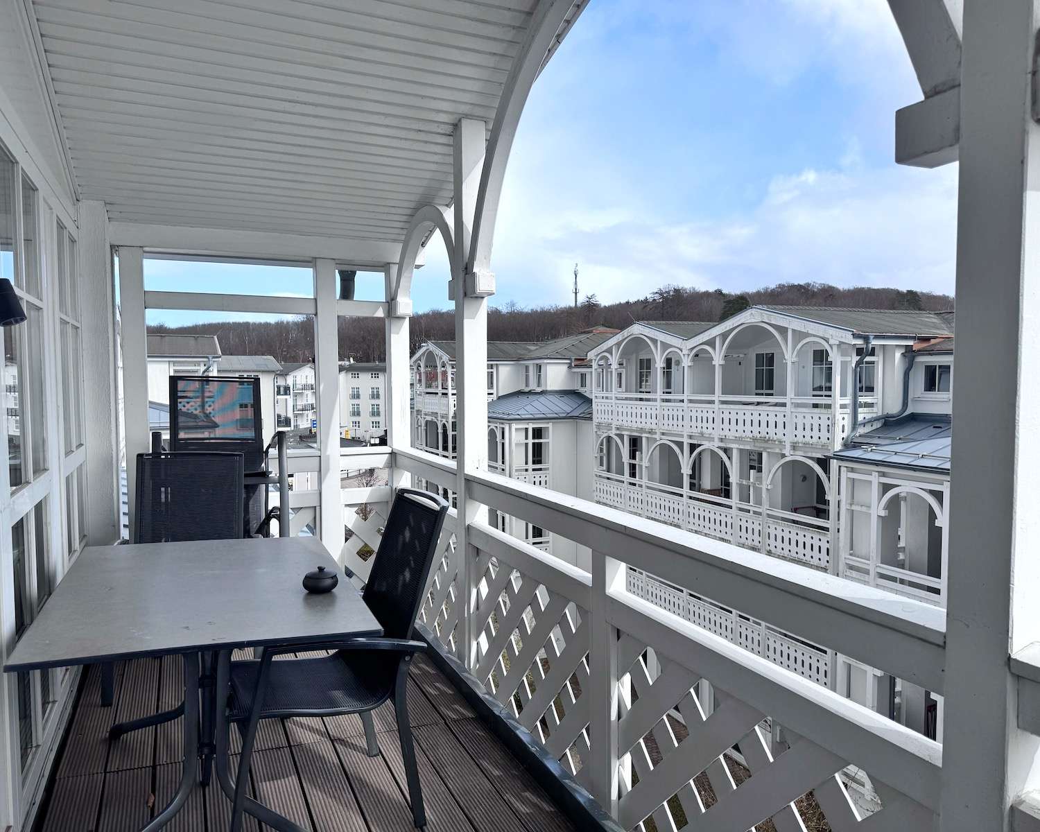 überdachter Balkon