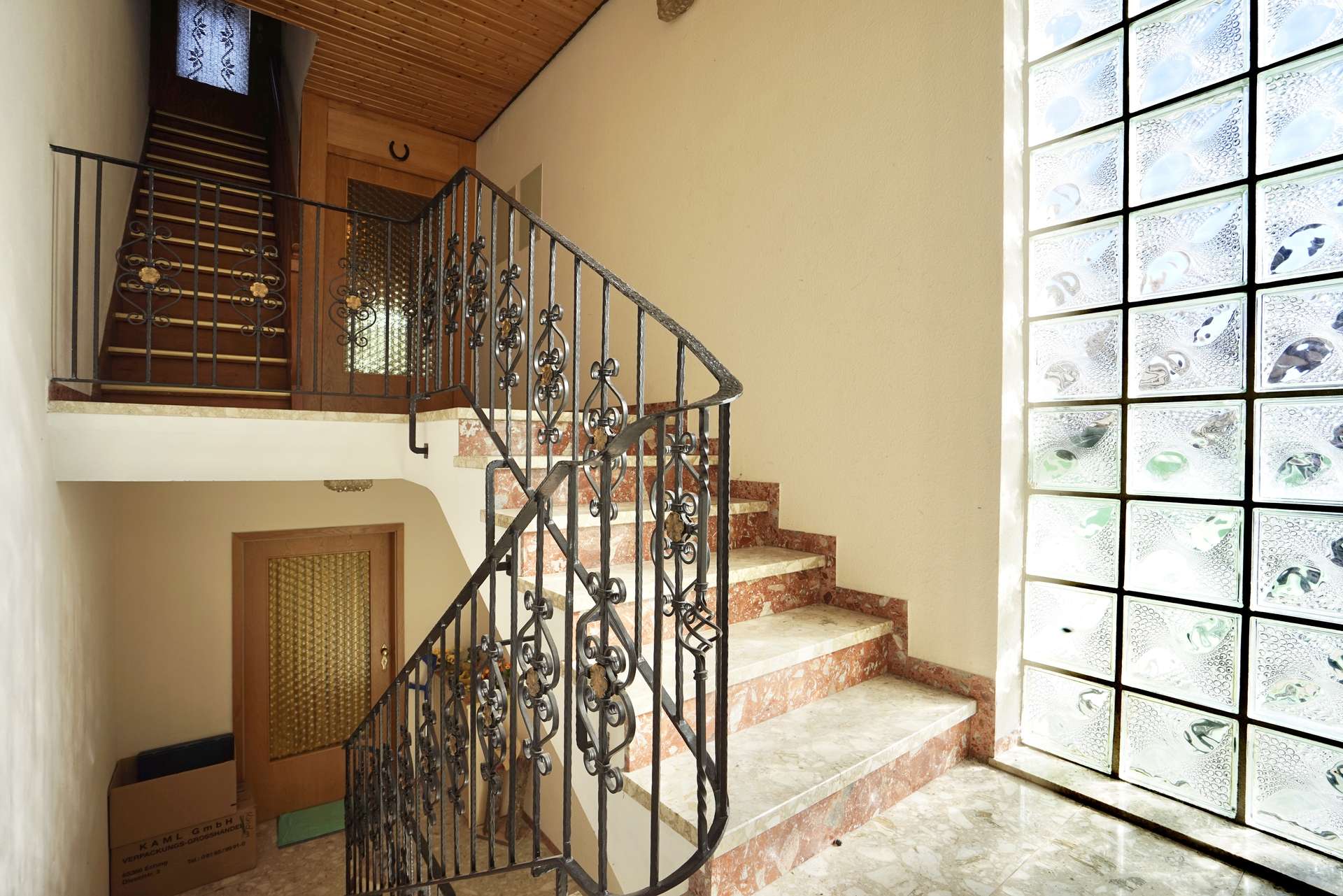 Treppenhaus 1 OG & DG