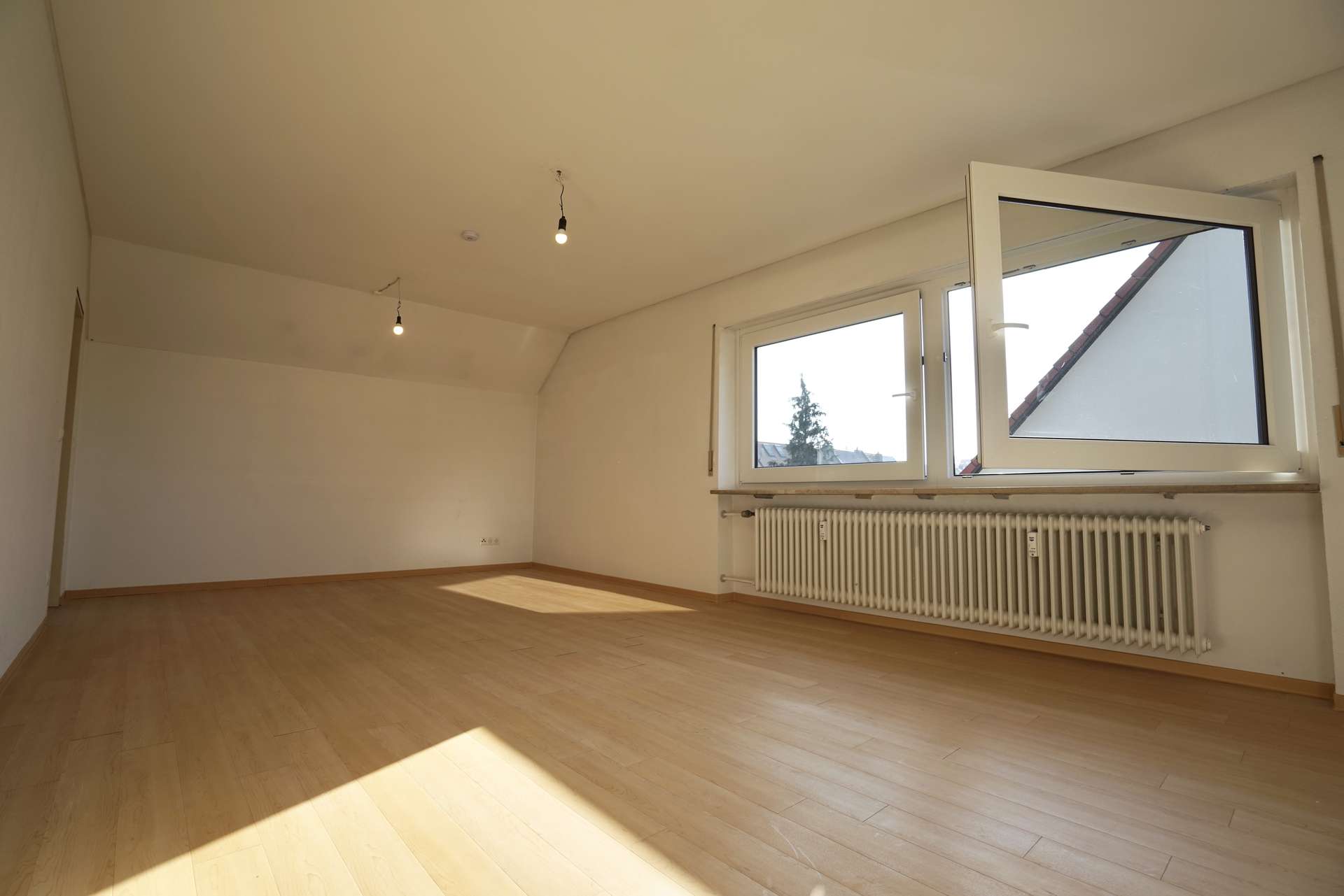 Helle 2 Zimmer Wohnung in ruhiger Lage