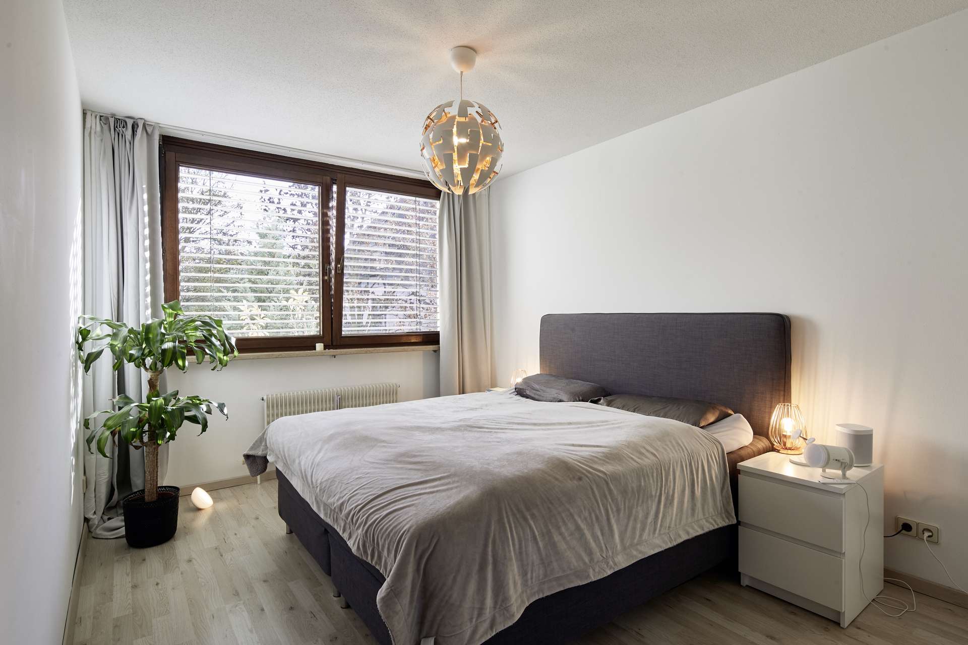 viel Platz im Schlafzimmer