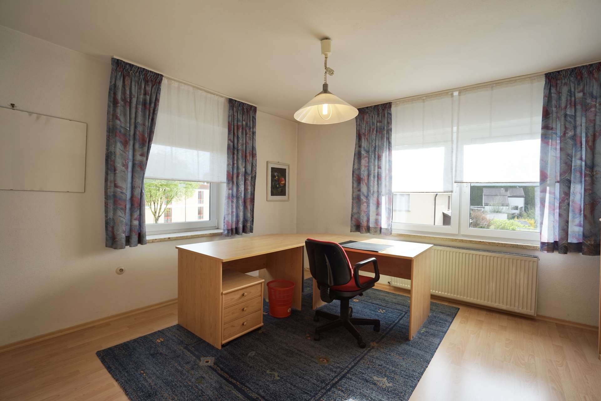 Eigenes großzügiges Büro