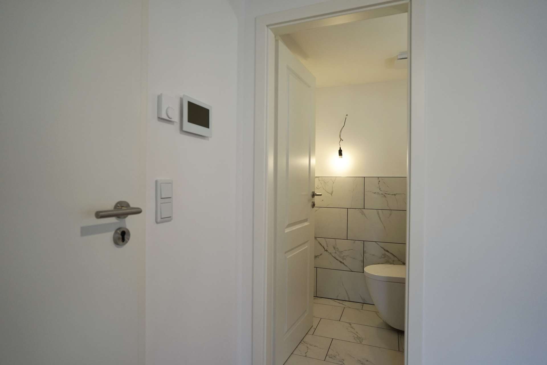 Mit Gäste WC und separater Haushaltsraum
