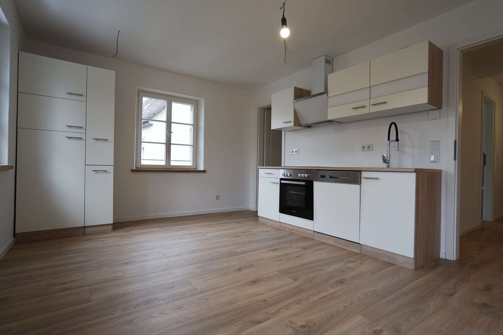 moderne Einbauküche inklusive